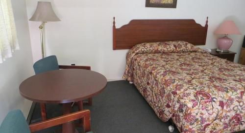 Dry Ridge Motor Inn Buitenkant foto