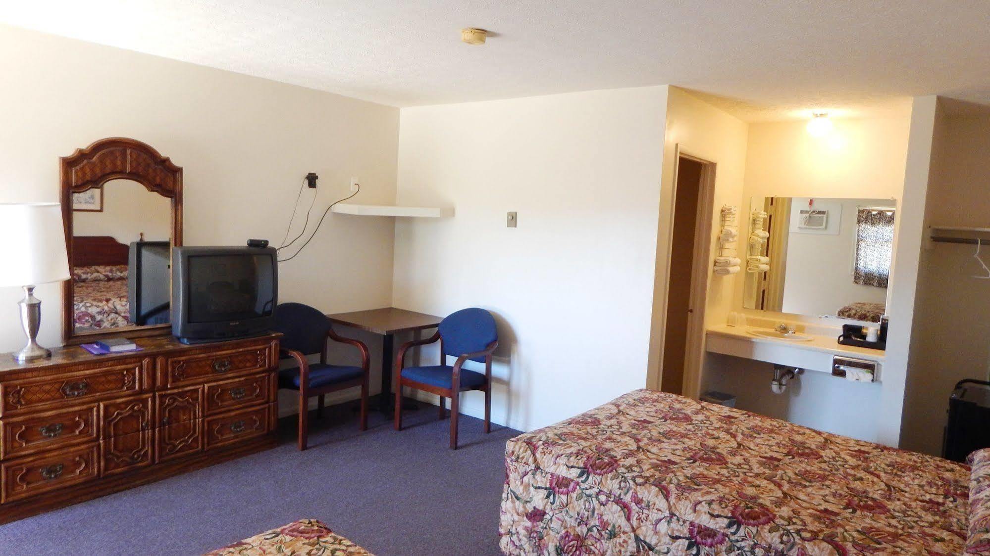 Dry Ridge Motor Inn Buitenkant foto